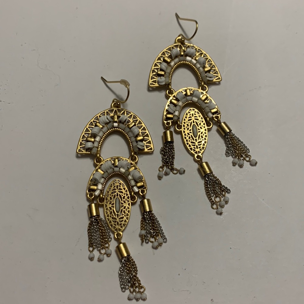 Stella & Dot long dangle gold and white coloured earrings